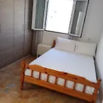 Grandma Vasiliki To Let בית הארחה
