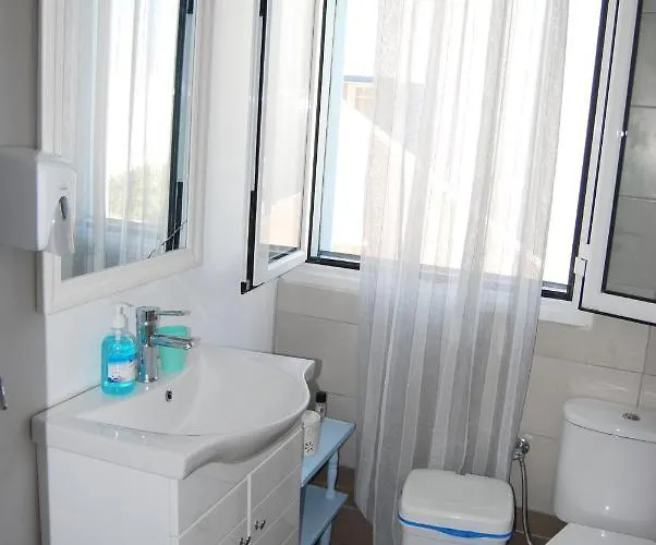 Grandma Vasiliki To Let *