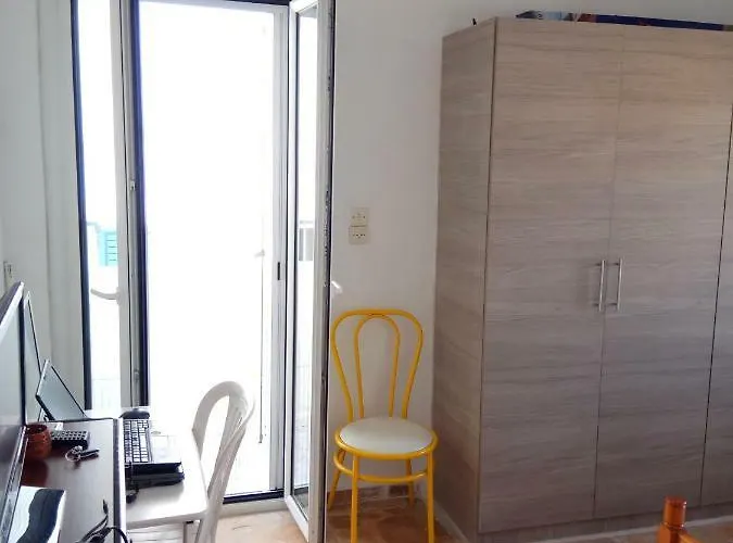 Grandma Vasiliki To Let Gasthuis